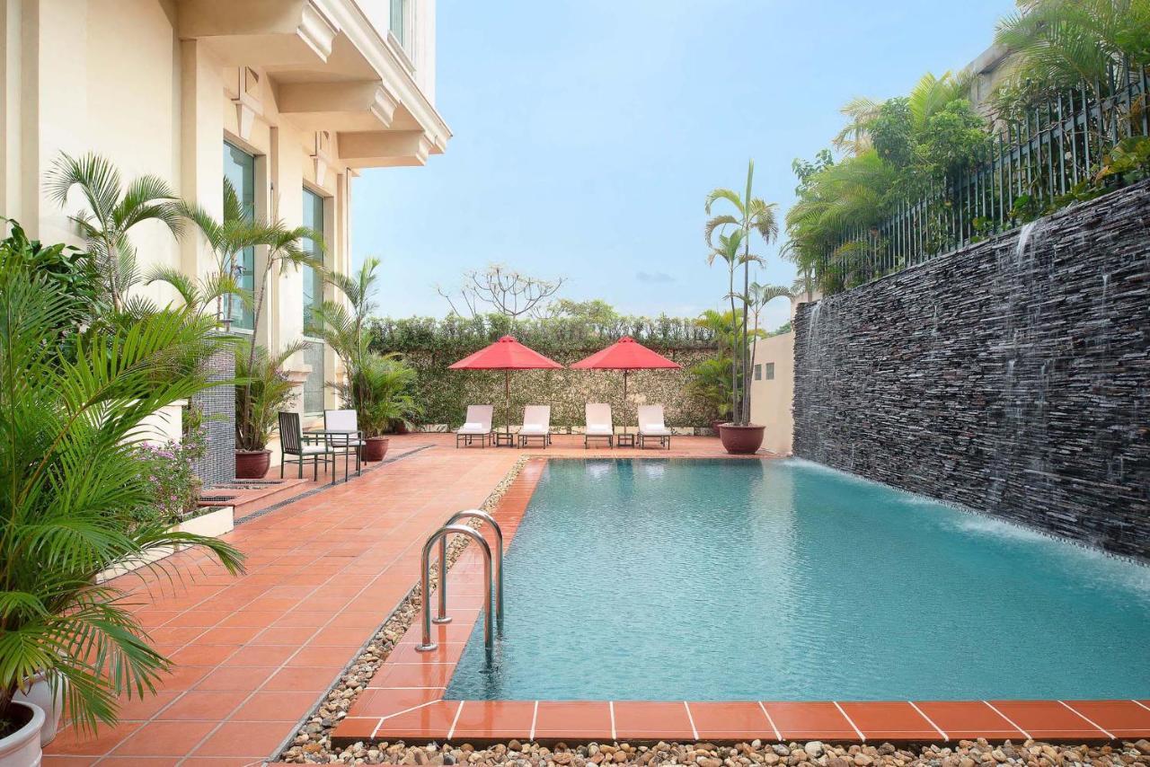 Avani Hai Phong Harbour View Hotel מראה חיצוני תמונה