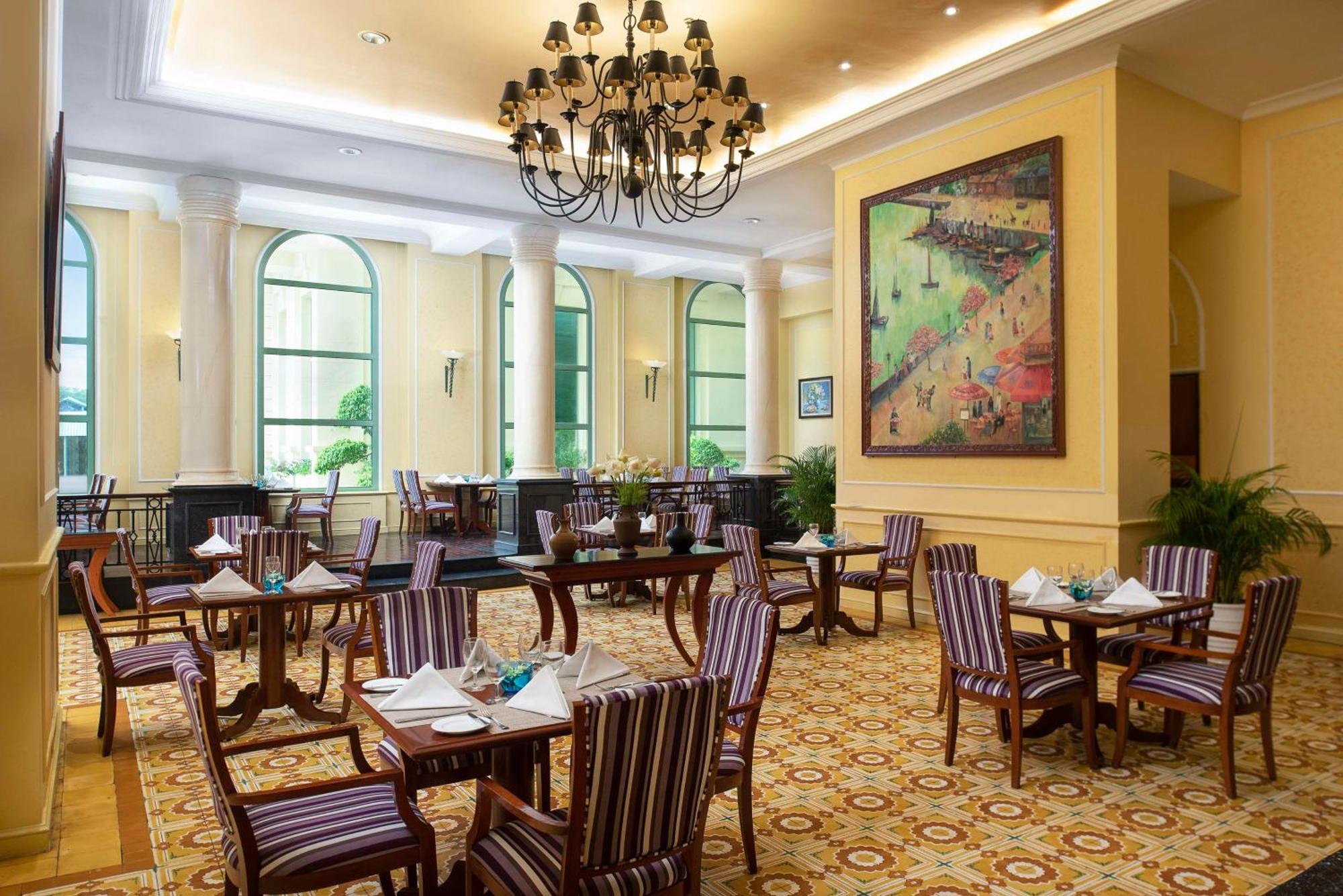 Avani Hai Phong Harbour View Hotel מראה חיצוני תמונה