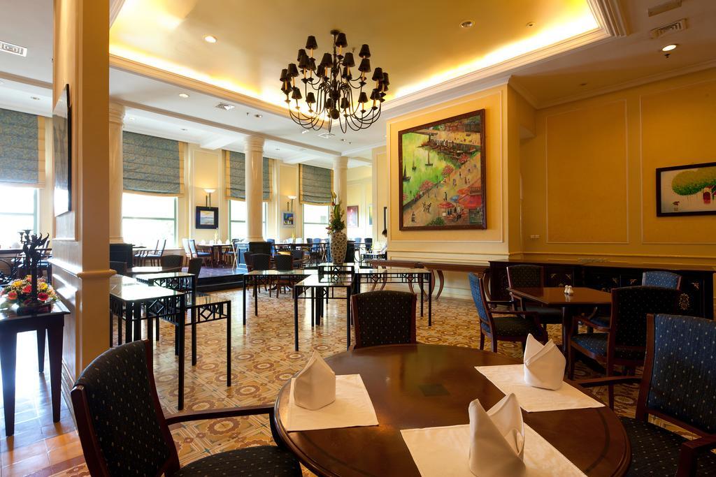 Avani Hai Phong Harbour View Hotel מראה חיצוני תמונה